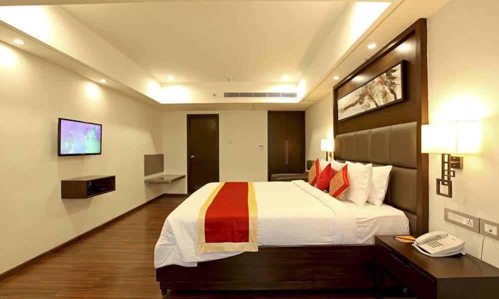 Vijayawāda Goutham Grand Hotel - Tenali מראה חיצוני תמונה