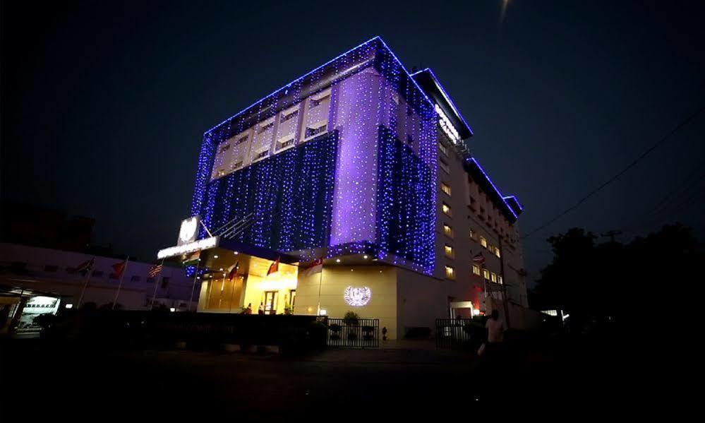 Vijayawāda Goutham Grand Hotel - Tenali מראה חיצוני תמונה